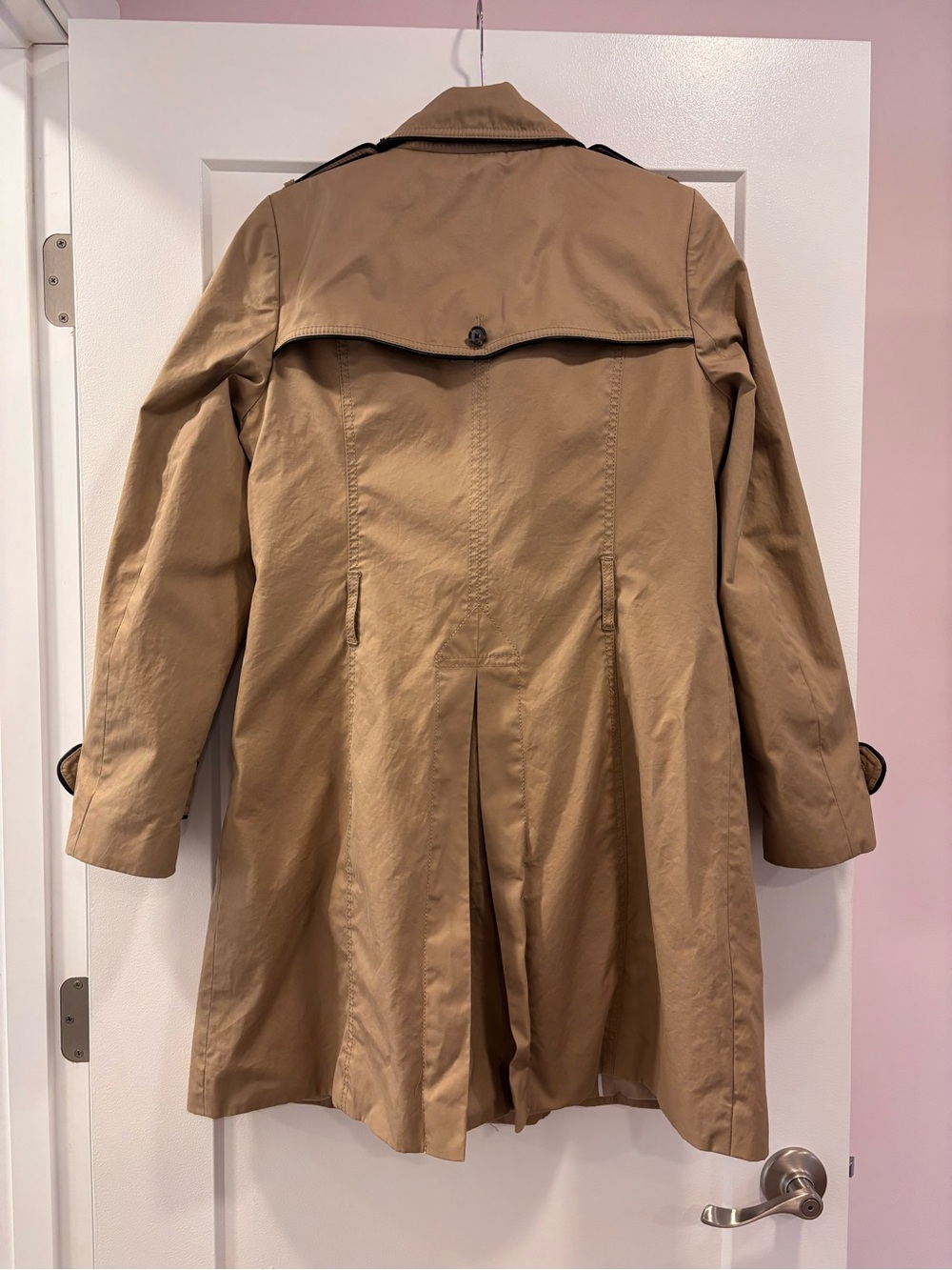Banana Republic Double-Breasted Trench Coat Women’s Size 12 Tan Classic Beltless - Picture 4 of 9